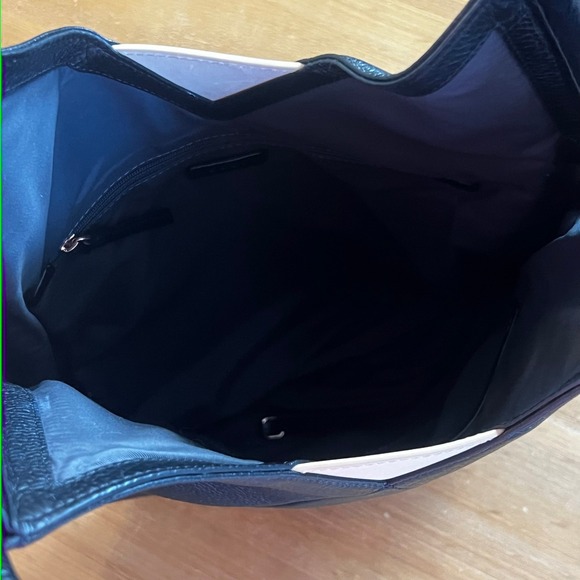 ECCO Black Pebbled Leather Hobo Shoulder Bag Minimalist Modern Purse - Picture 5 of 6